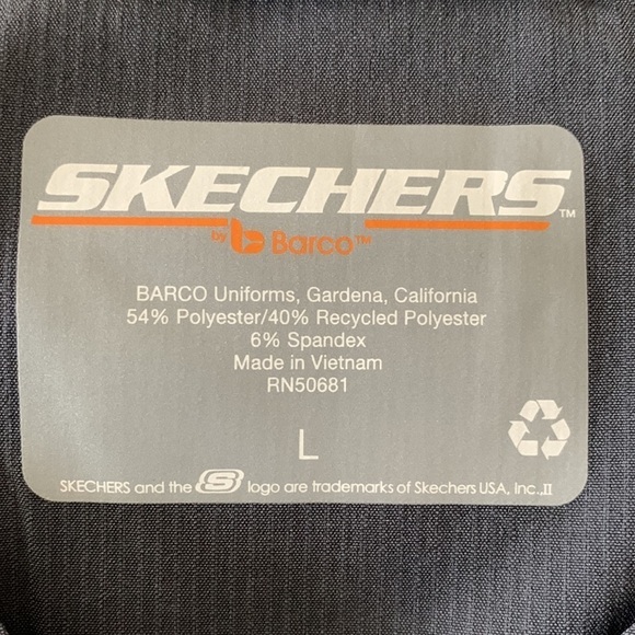 Skechers by Barco Gray Scrubs top V-Neck, NWT, size Large, 4 way stretch - Picture 3 of 5